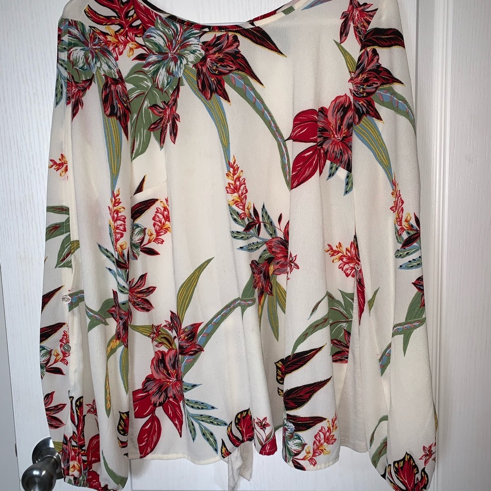 NWOT BKE white floral open back blouse
